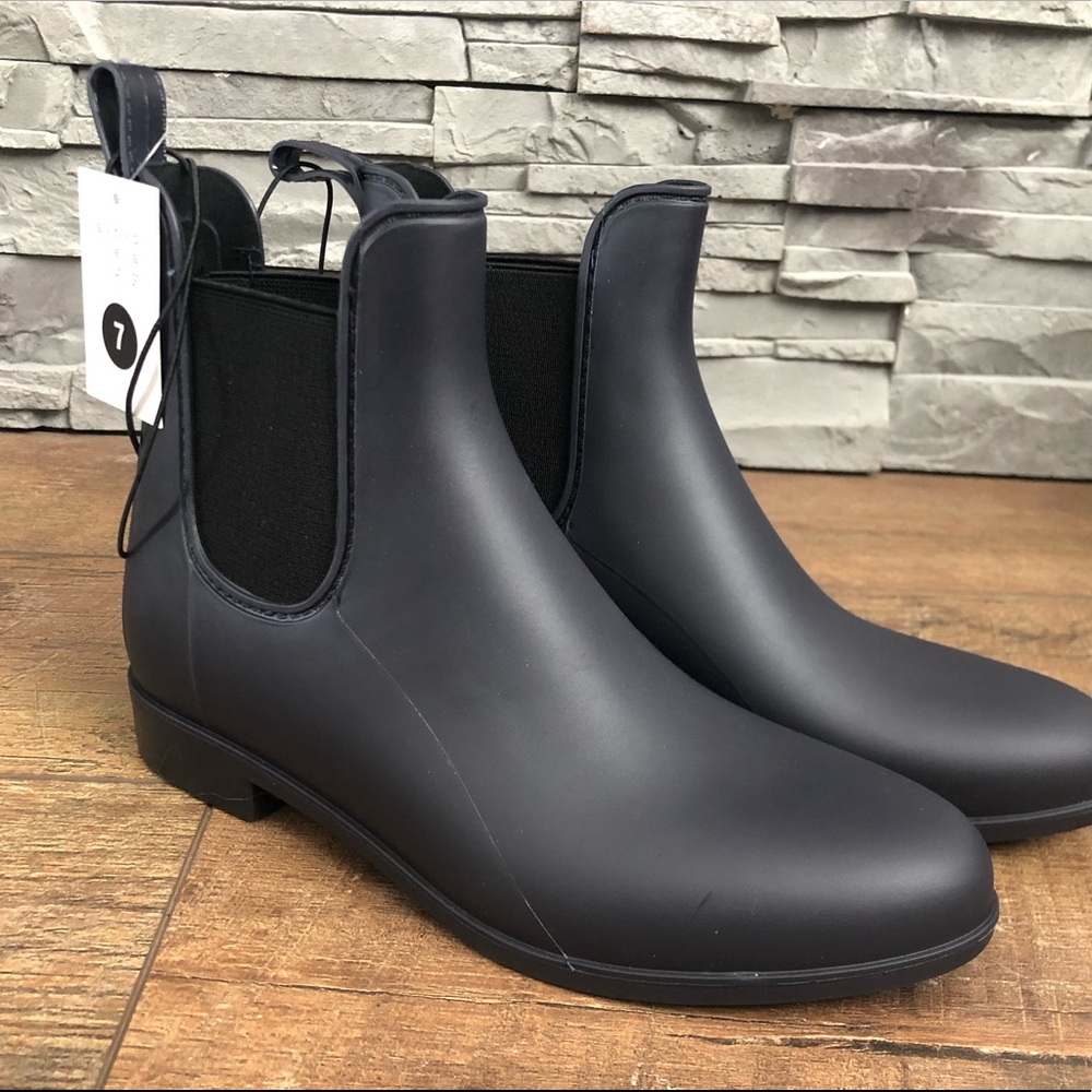 🖤A New Day - Alex Ankle Rain Boot NWT color Navy